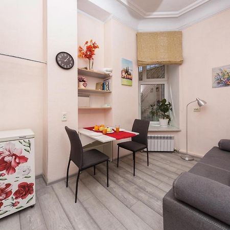 Comfortable Apartment In The Very Center Of โอเดสซา ภายนอก รูปภาพ