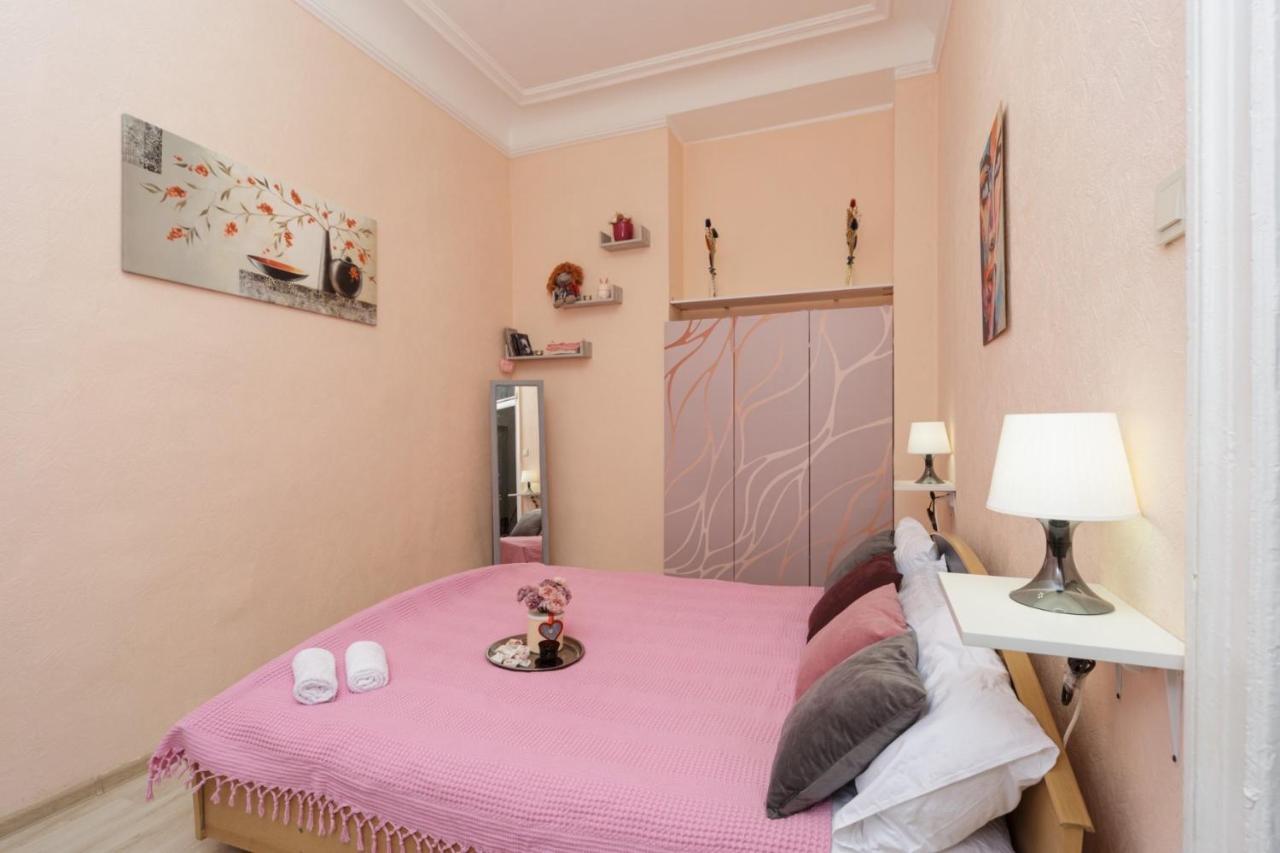 Comfortable Apartment In The Very Center Of โอเดสซา ภายนอก รูปภาพ
